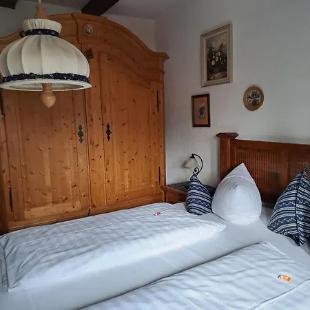 Altfraenkische Weinstube بيت ضيافة